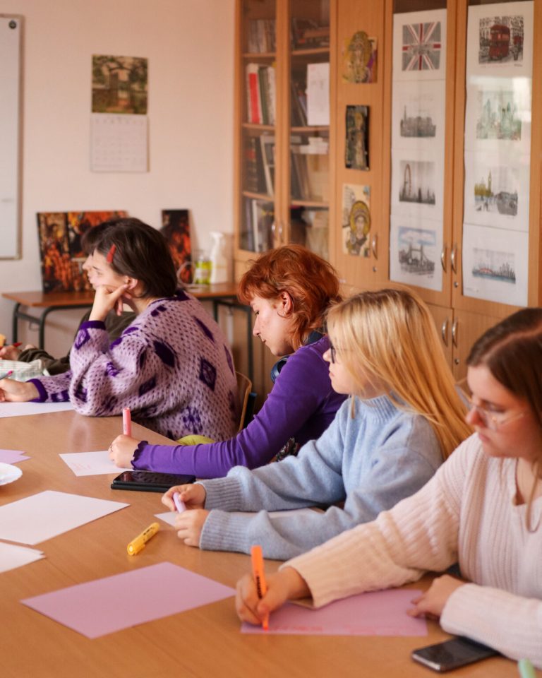 zajecia teoretyczne kinestezje 1229x1536